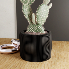 Load image into Gallery viewer, BUBBLY Planter